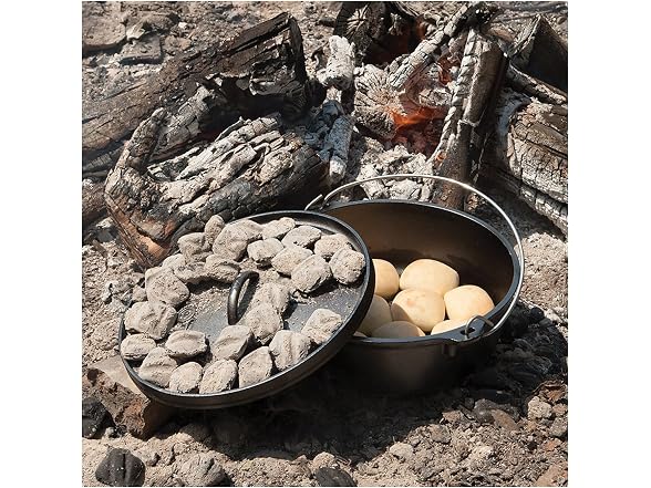 Lodge Logic Camp Oven 6 Qt. Cast Iron 12"