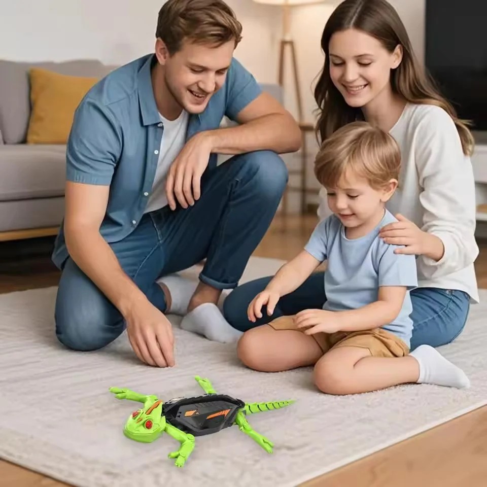 Remote Control Wall Climbing Lizard Toy - Gallery 18