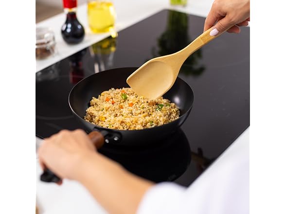 Joyce Chen 9.5-Inch Carbon Steel Stir Fry Pan