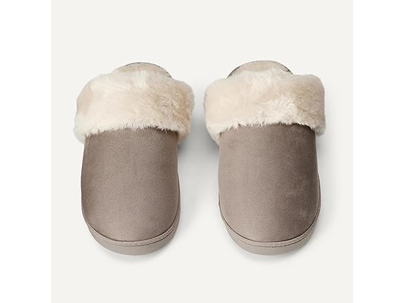 Amazon Essentials Women's Faux Fur Cozy Slippers