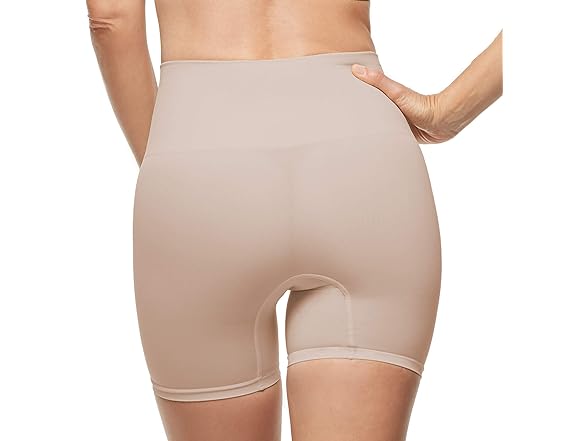 ESSENTIALS Women's Shaping Short (M-L)