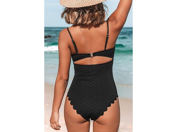 CUPSHE One Piece Scallop Trim Swimsuit