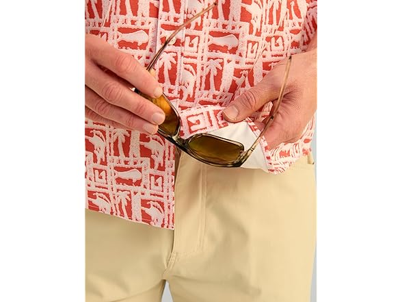 HUK Men Kona Pattern Fishing Button Down