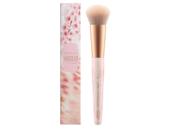 r.e.m. beauty Vegan Blush Makeup Brush