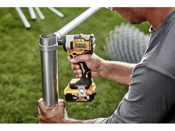 DEWALT DCF913B 20V MAX* 3/8 in. Impact Wrench