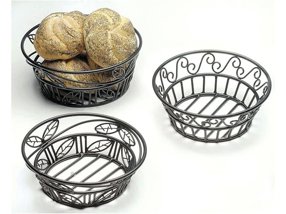  Wrought Iron Bread Basket w/Leaf Design