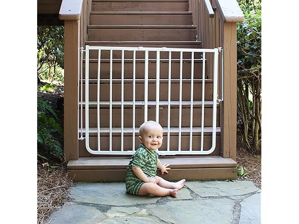 Cardinal Gates Outdoor Gate, White