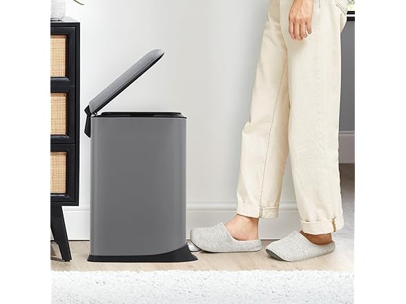 dainslef Bathroom Trash Can with Lid Gray.