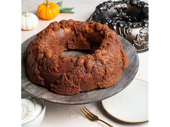 Nordic Ware Autumn Wreath Bundt, Bronze