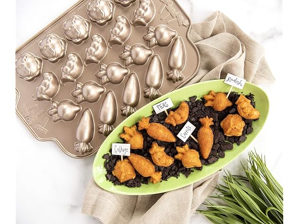 Nordic Ware Garden Patch Pan