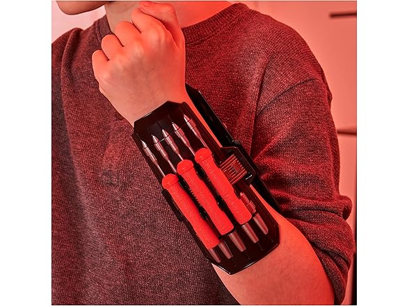 DC Comics, Batman Gauntlet with Launcher