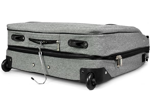 Geoffrey Beene Rolling Garment Bag