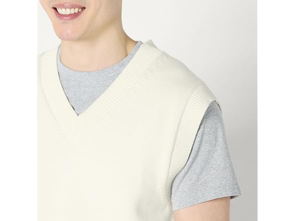 Amazon Essentials Men V-neck Vest (Small)