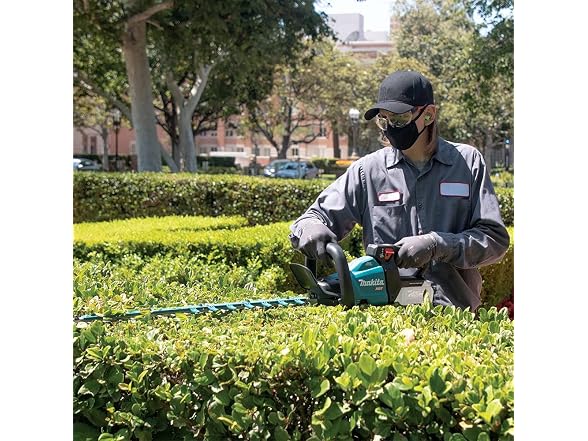 Makita GHU02Z 40V Max Xgt 24in Hedge Trimmer