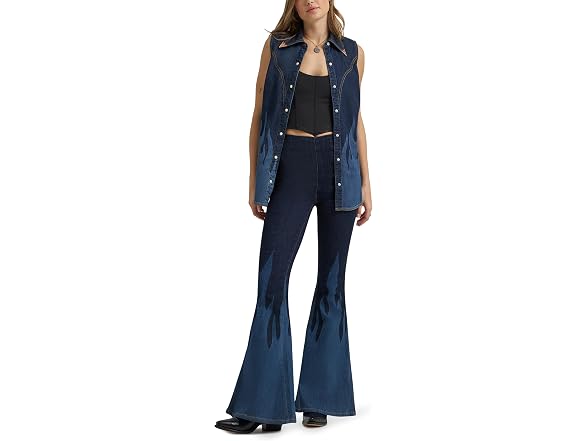 Wrangler Women (26W x 32L) X Lainey Wilson Jean