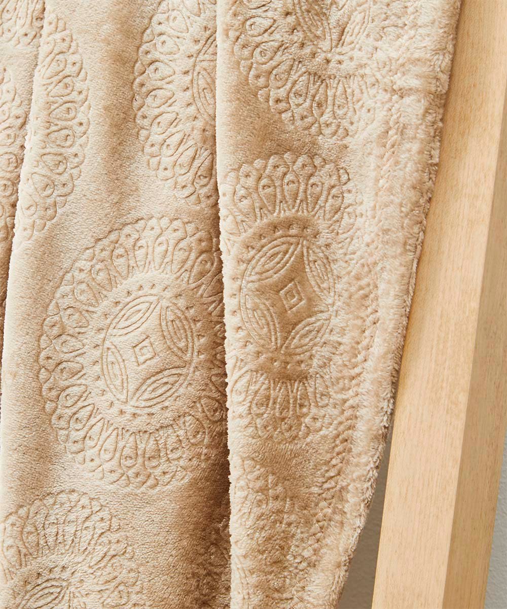 Caesar Embossed Throw - Gallery 16