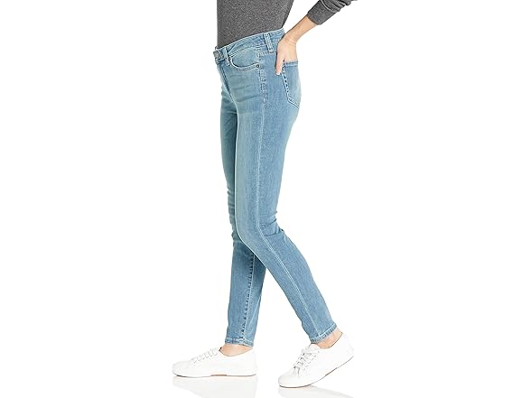 Amazon Essentials Women Mid-Rise Stretchy Jeans