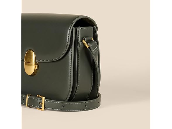 Amazon Essentials Crossbody Flap Bag