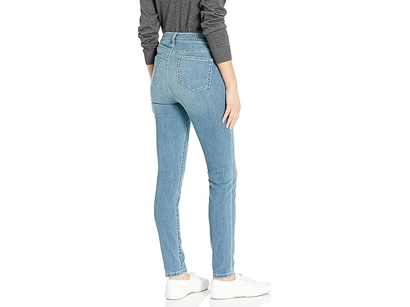 Amazon Essentials Women Mid-Rise Stretchy Jeans