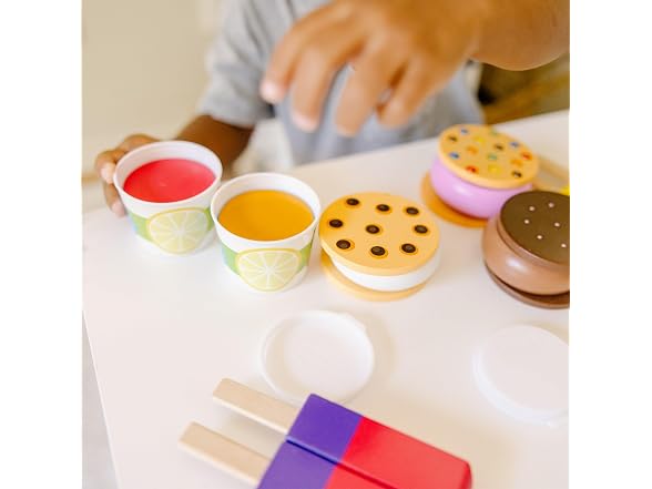 Melissa & Doug Wooden Frozen Treats Ice Cream Play Set (24 pcs)