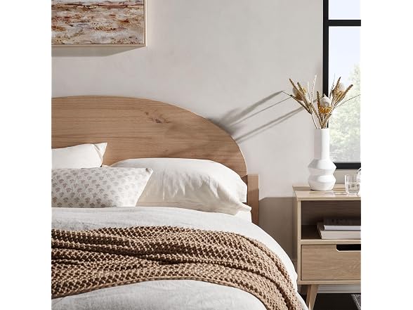 Walker Edison Queen Boho Arch Bed, White