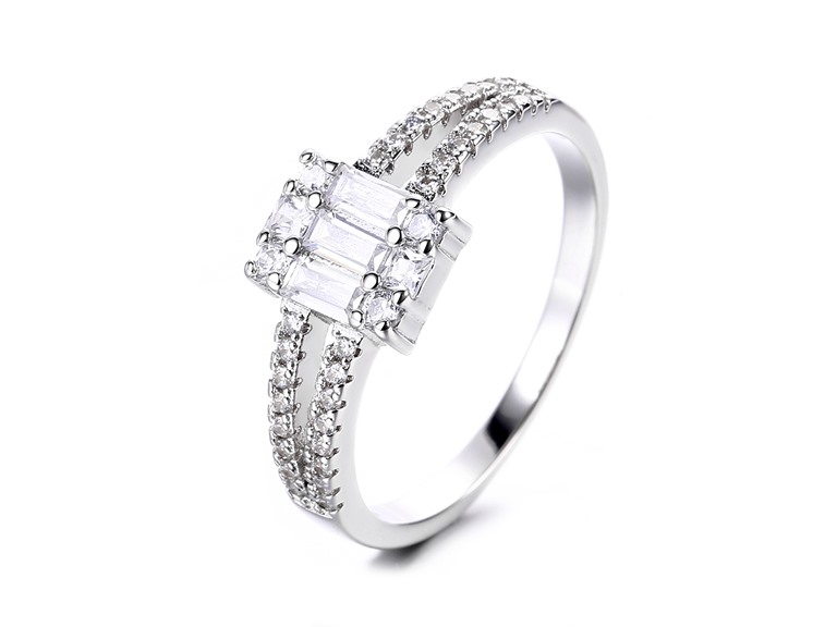 AAA IGT-DAAS-DRBS7345-8 8 Multi Cut Crystal Engagement Ring 