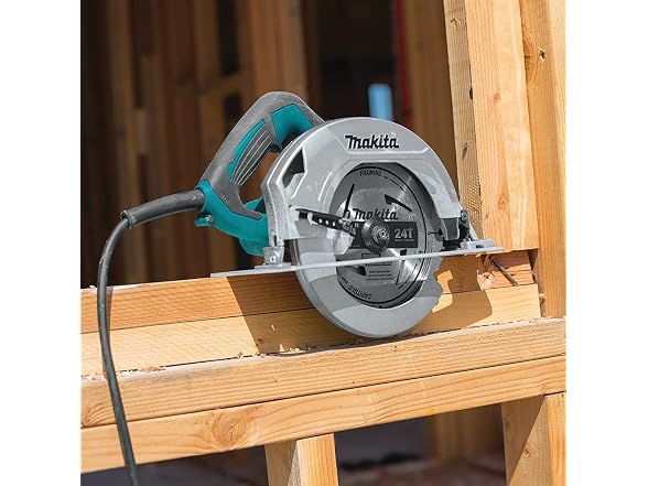 Makita HS7600 Circular Saw, 7-1/4" Corded