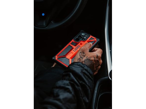 URBAN ARMOR GEAR UAG (Monarch - Black)