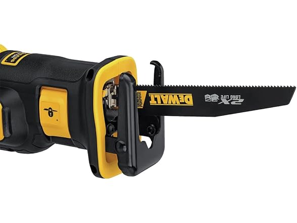 DEWALT DCS367P1 20V MAX XR Comp Recip Saw Kit