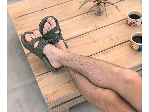 Chaco Chillos Men's Slides (8,9)