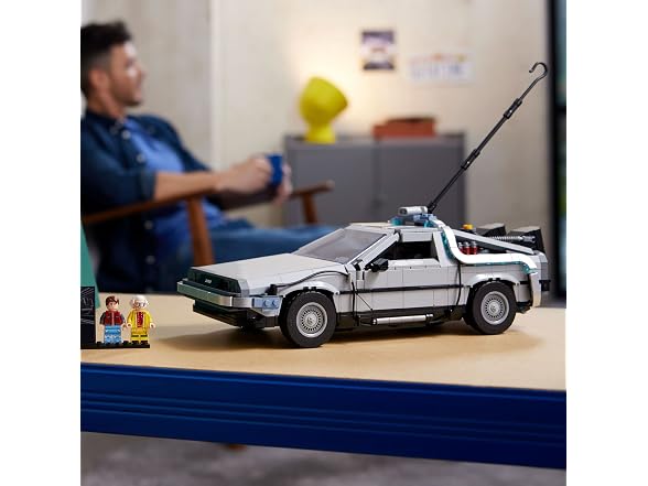 LEGO 10300 Icons Back to the Future Time Machine