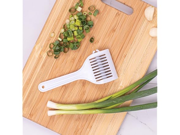 HIC’s Gourmet Rolling Fresh Herb and Kitchen Mincer