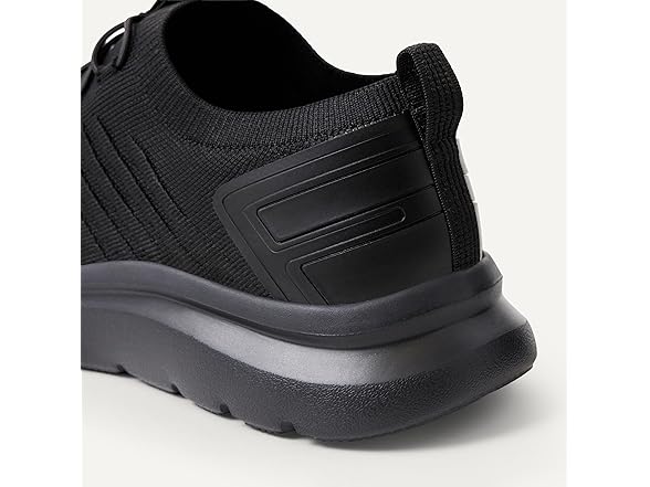 Amazon Essentials Men's Lighweight Knit Sneakers