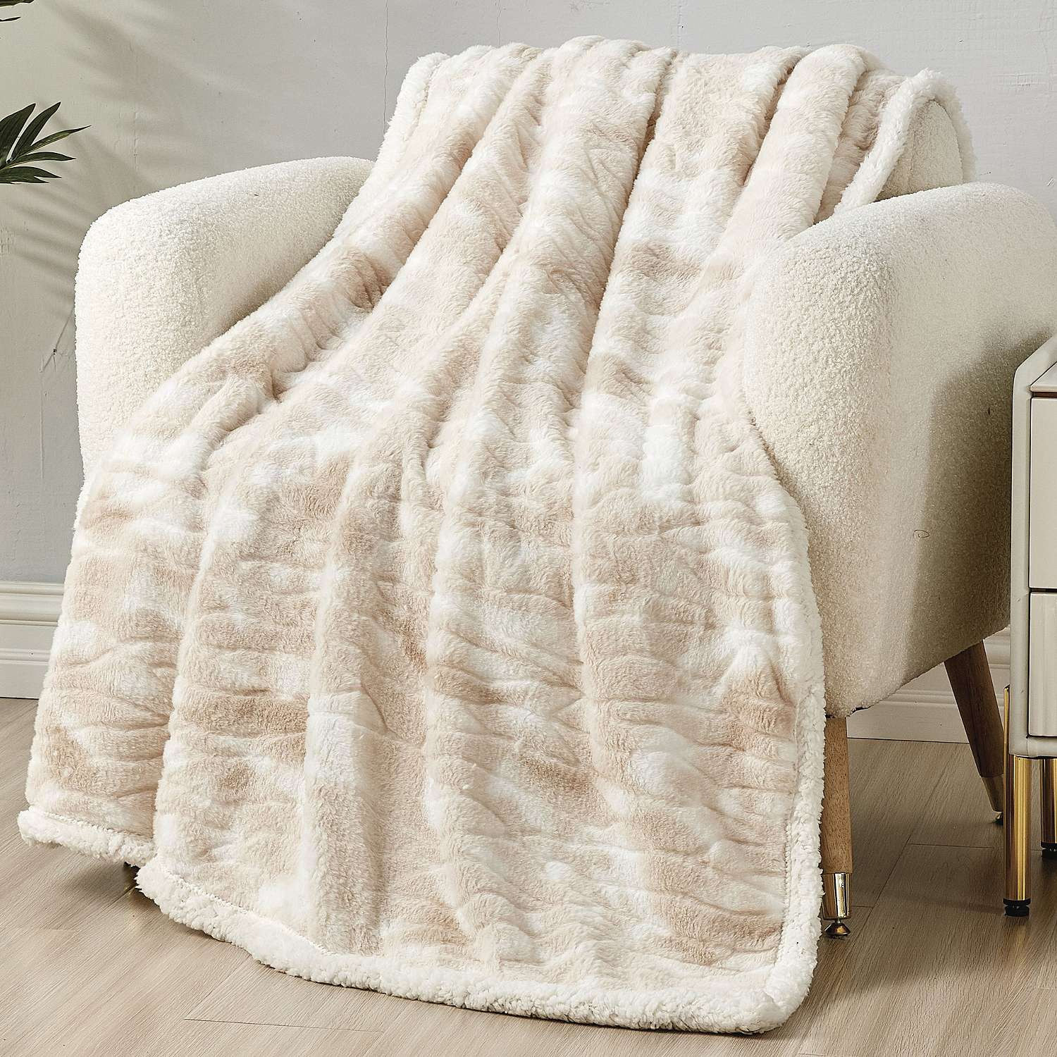 Alaska Sherpa Plush Blanket- Your Choice - Gallery 6