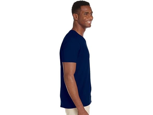 Gildan Men (L) Softstyle Preshrunk V-Neck T-Shirt
