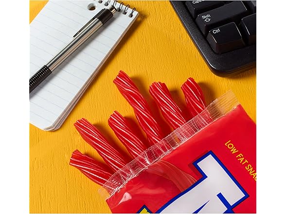 TWIZZLERS PULL 'N' PEEL Cherry Flavored