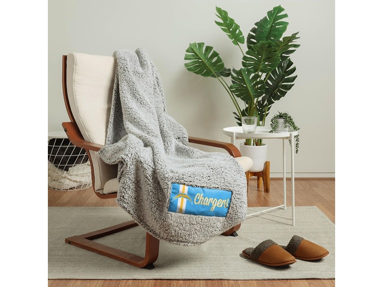 FOCO Los Angeles Chargers NFL Big Logo Cloud Sherpa Blanket