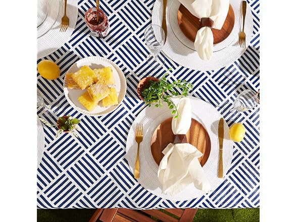 DII Indoor/Outdoor Vinyl Tabletop Collection Grid Pattern
