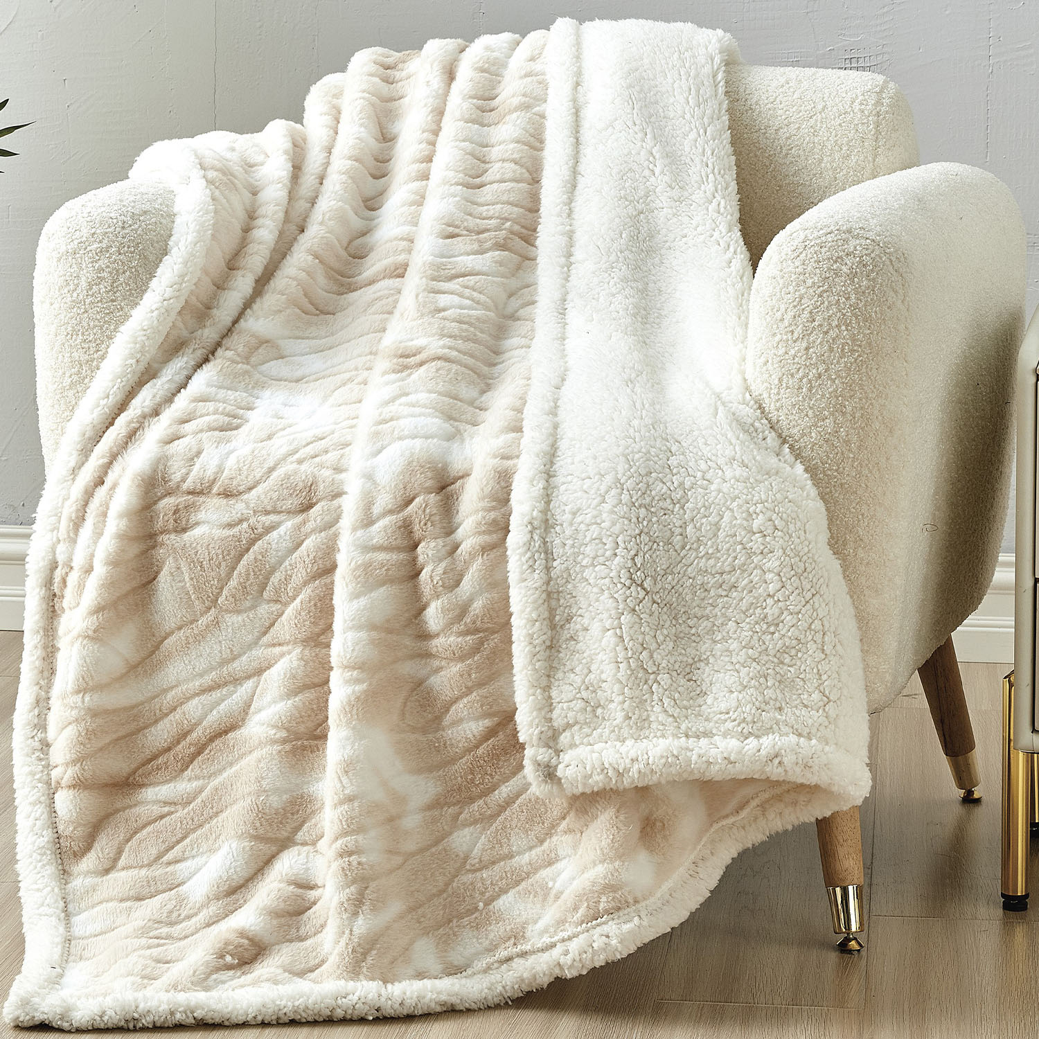 Luxury Home Alaska Micro Plush Throw - Gallery 9