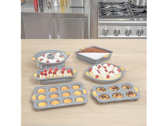 Restaurantware Square Gray Silicone Cake Pan