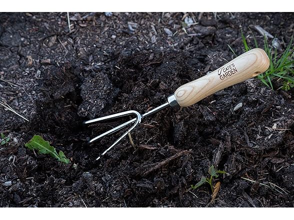 Cates Garden Hand Cultivator for Tilling Soil