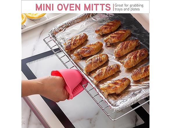 COOK WITH COLOR Silicone Oven Mitts