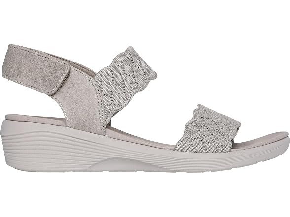 Skechers Women's ARYA - ON THE RISE 7