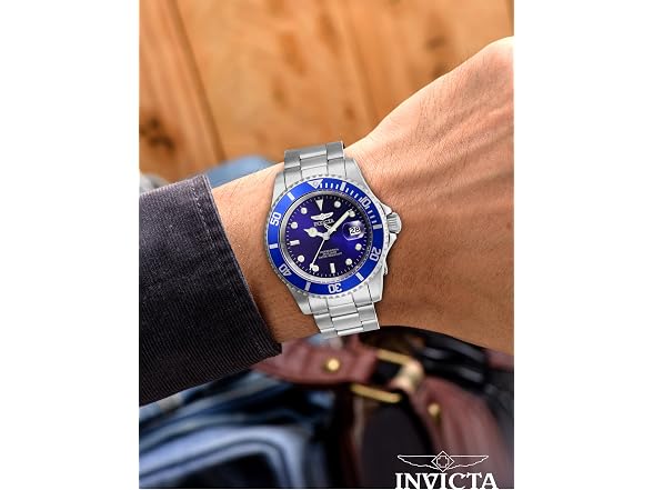 Invicta Pro Diver Quartz 3 Hand Dial Watch