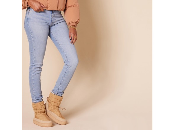 Amazon Essentials Women's Pull On Puffer Boot