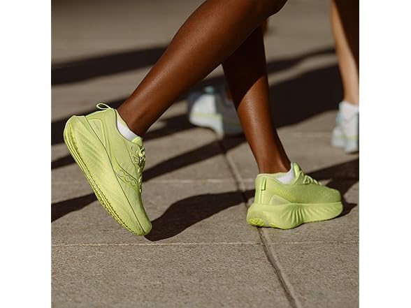 Saucony Triumph 22 Women's Shoes