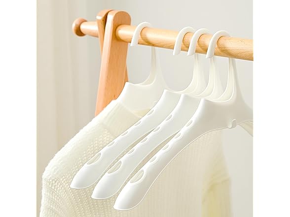 Cetomo Plastic Hanger 30 Pack, Wide Shoulder