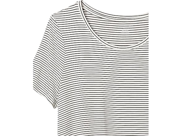 Amazon Essentials Women Relaxed-Fit T-shirt