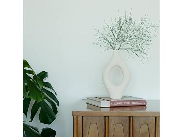 Maven Lane Villa Moda Emile Abstract Vase