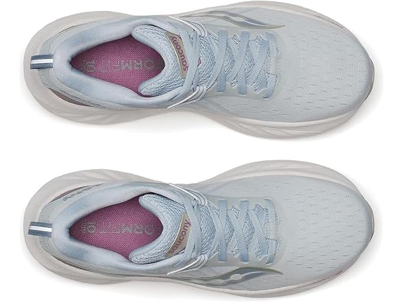 Saucony Women's Triumph 22 Sneakers (6)